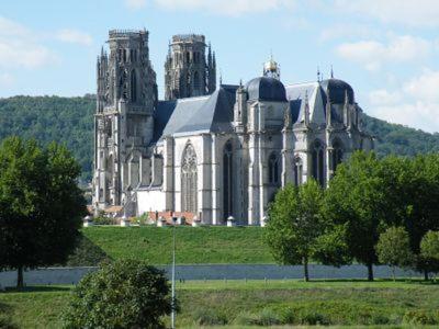 Appartcathedrale Ecrouves Exteriér fotografie